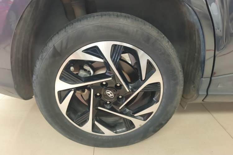 Used Hyundai Custo 2021 270TGDi Prestige LUX Right Rear Wheel Hub