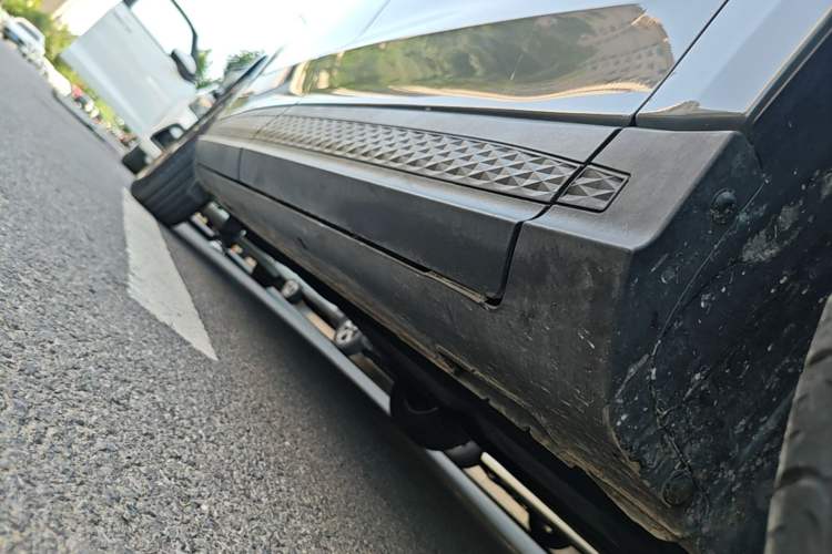 Used Hyundai Custo 2021 380TGDi Smart Luxury Premium LUX Right Side Sill