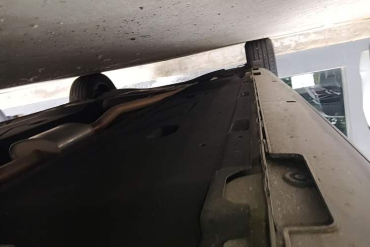 Used Hyundai Custo 2021 270TGDi Prestige LUX Right Side Sill