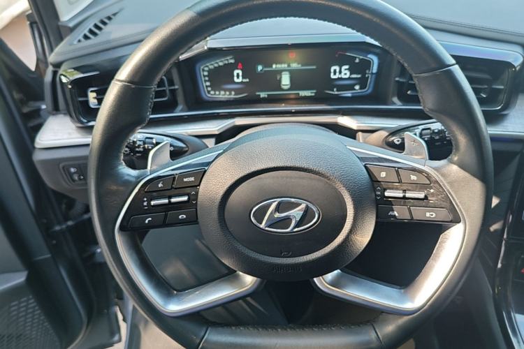 Used Hyundai Custo 2021 380TGDi Smart Luxury Premium LUX Steering Wheel