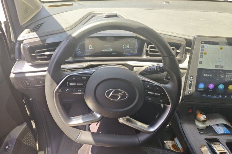 Used Hyundai Custo 2021 270TGDi Prestige LUX Steering Wheel