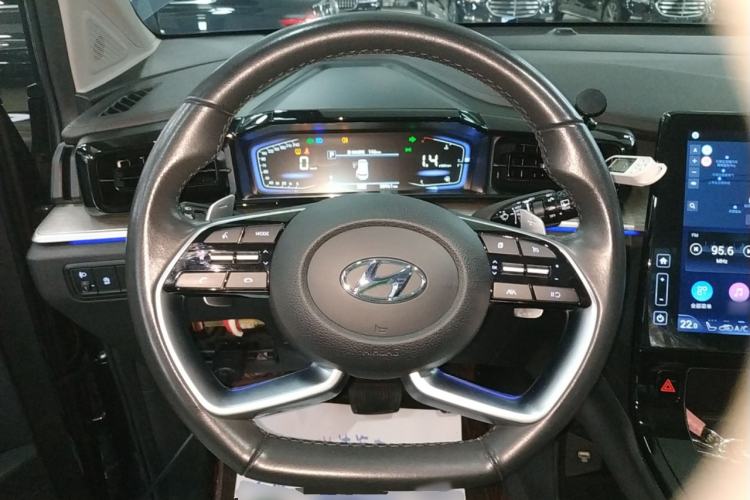 Used Hyundai Custo 2021 380TGDi Smart Luxury Premium LUX Steering Wheel