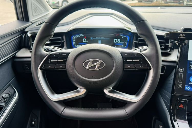 Used Hyundai Custo 2021 270TGDi Prestige LUX Steering Wheel