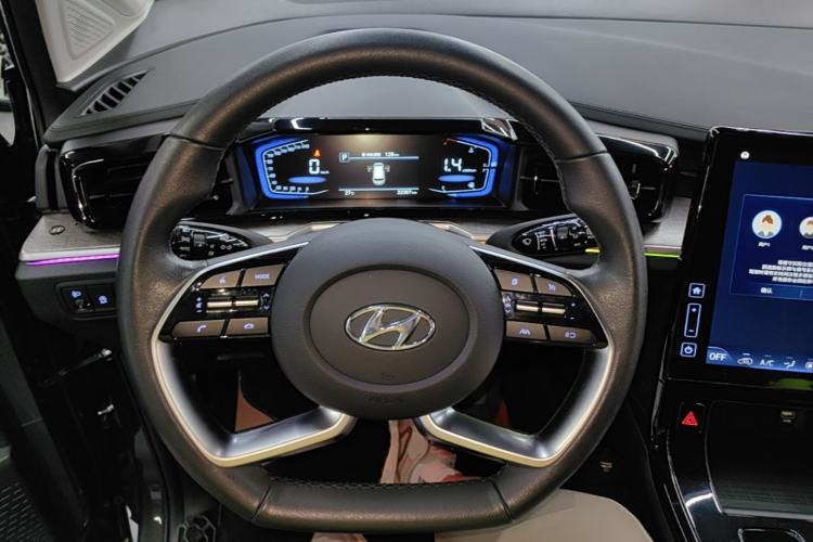 Used Hyundai Custo 2021 270TGDi Prestige LUX Steering Wheel