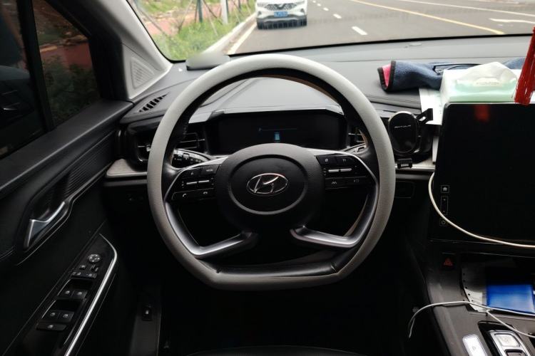 Used Hyundai Custo 2021 270TGDi Prestige LUX Steering Wheel