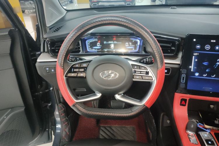 Used Hyundai Custo 2021 270TGDi Prestige LUX Steering Wheel