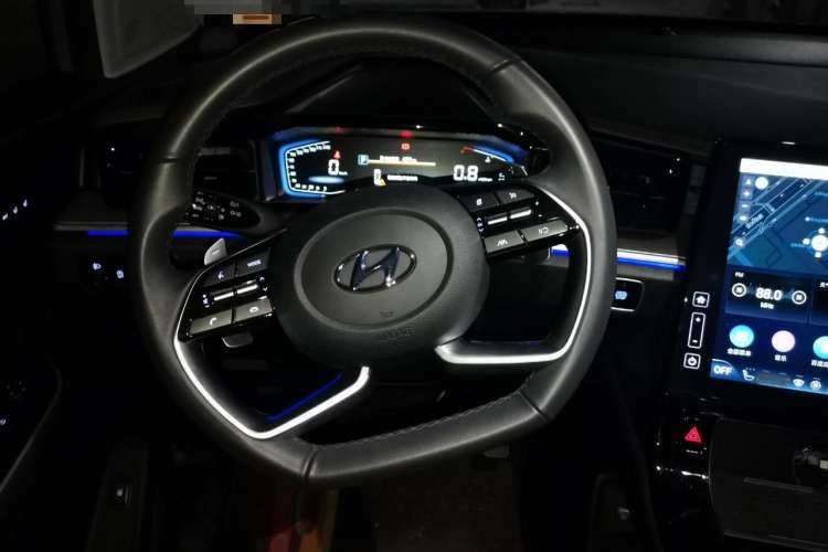 Used Hyundai Custo 2021 380TGDi Smart Luxury Premium LUX Steering Wheel