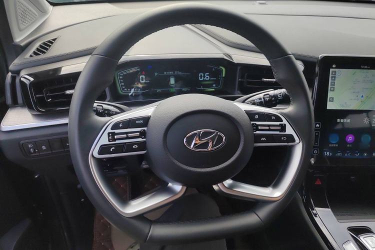 Used Hyundai Custo 2021 270TGDi Prestige LUX Steering Wheel