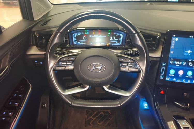 Used Hyundai Custo 2021 270TGDi Prestige LUX Steering Wheel