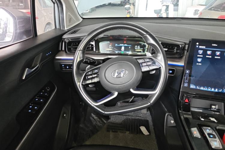 Used Hyundai Custo 2021 380TGDi Smart Luxury Premium LUX Steering Wheel