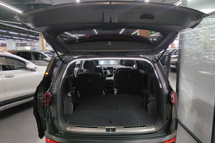 Used Hyundai Custo 2021 270TGDi Prestige LUX Trunk