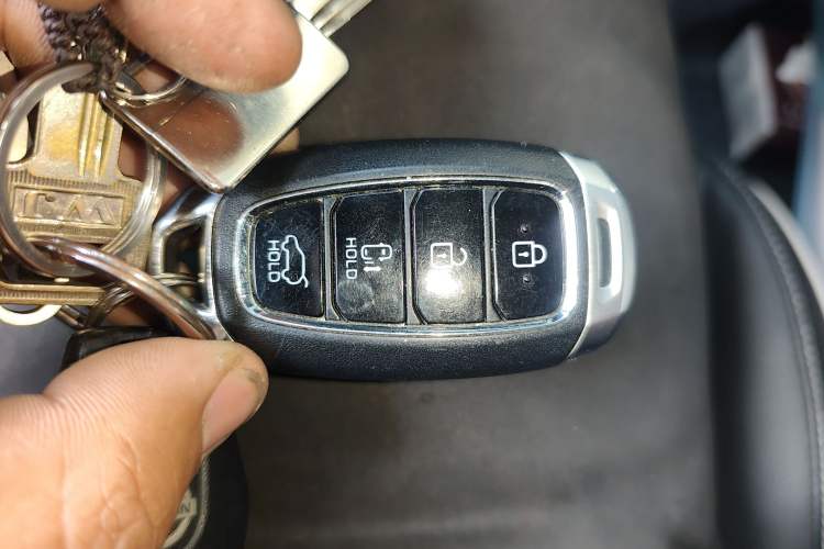 Used Hyundai Custo 2021 270TGDi Prestige LUX Vehicle Key