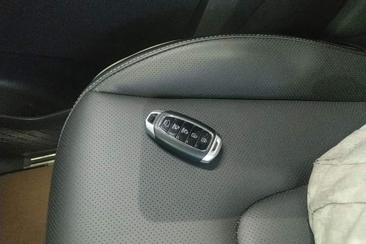 Used Hyundai Custo 2021 380TGDi Smart Love Flagship Edition TOP Premium Vehicle Key