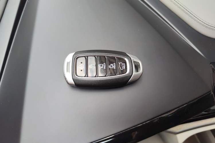 Used Hyundai Custo 2021 380TGDi Smart Love Flagship Edition TOP Premium Vehicle Key