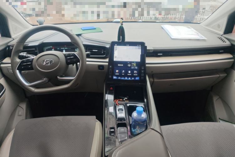 Used Hyundai Custo 2021 270TGDi Prestige LUX Center Console