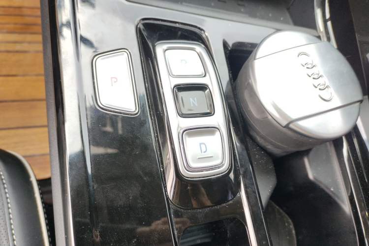 Used Hyundai Custo 2021 380TGDi Smart Love Flagship Edition TOP Premium Gear Lever