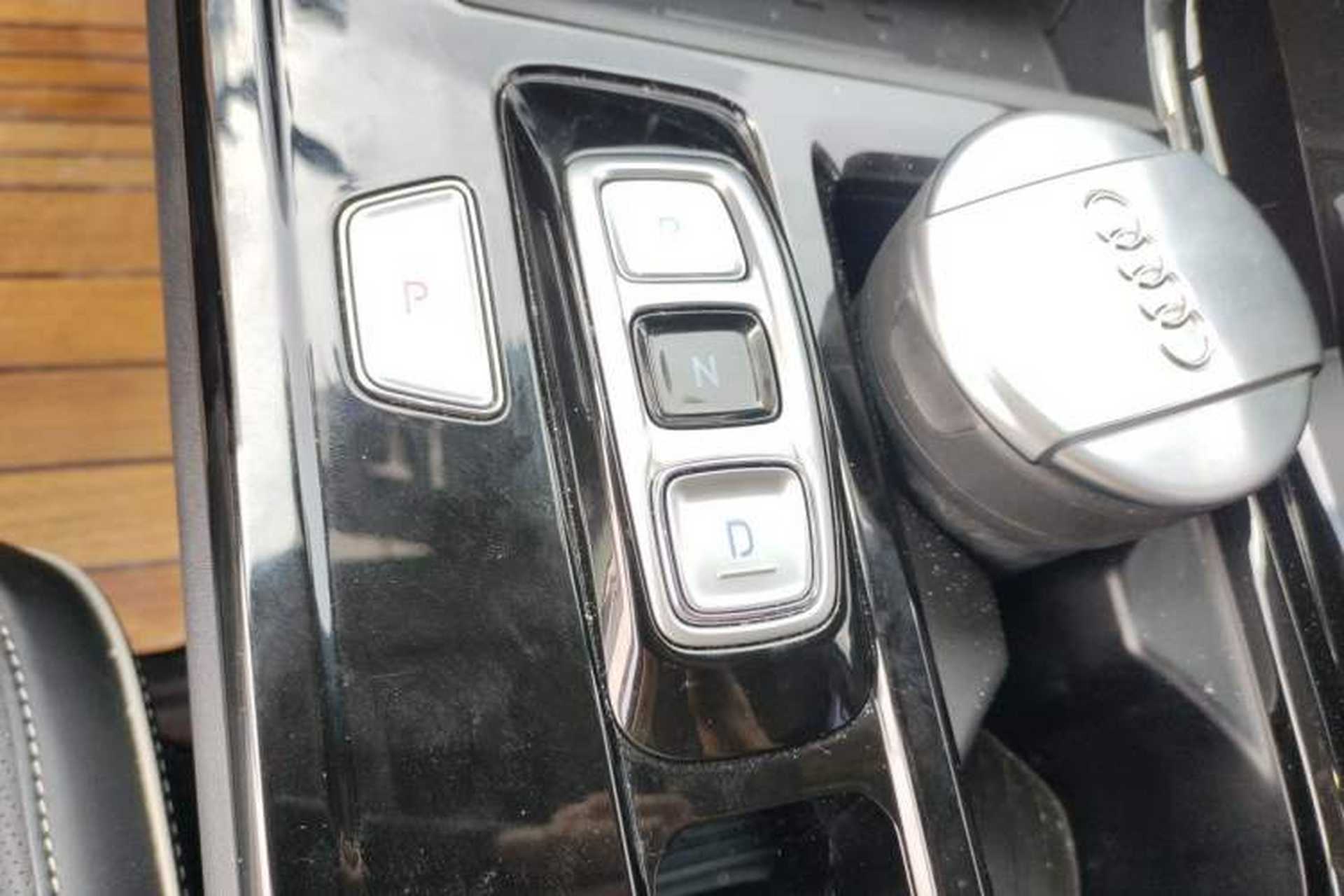 Used Hyundai Custo 2021 380TGDi Smart Love Flagship Edition TOP Premium Gear Lever