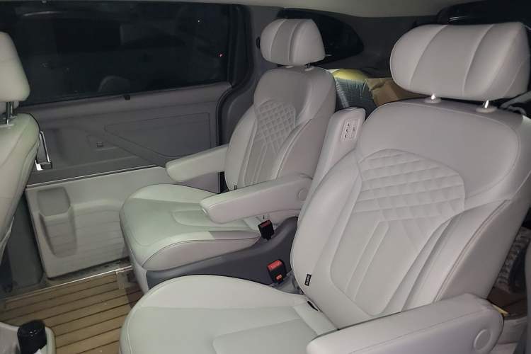 Used Hyundai Custo 2021 380TGDi Smart Love Flagship Edition TOP Premium Left Rear Seat