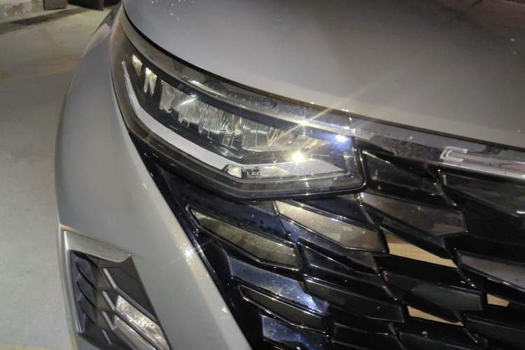 Used Hyundai Custo 2021 380TGDi Smart Luxury Premium LUX Right Front Headlight