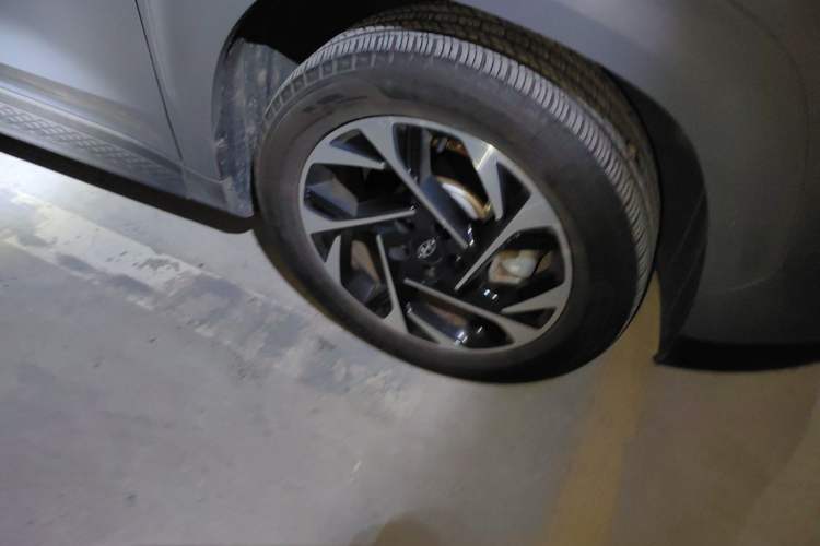 Used Hyundai Custo 2021 380TGDi Smart Luxury Premium LUX Right Front Wheel Hub