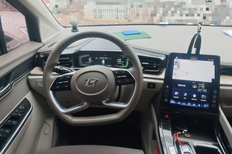 Used Hyundai Custo 2021 270TGDi Prestige LUX Steering Wheel