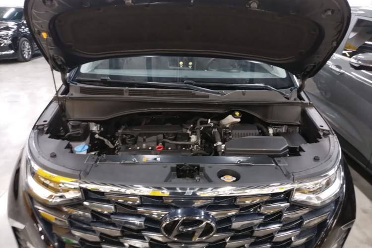 Used Hyundai Custo 2021 270TGDi Prestige LUX Engine Bay