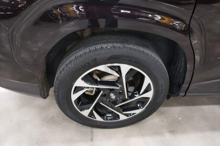 Used Hyundai Custo 2021 270TGDi Prestige LUX Right Rear Wheel Hub
