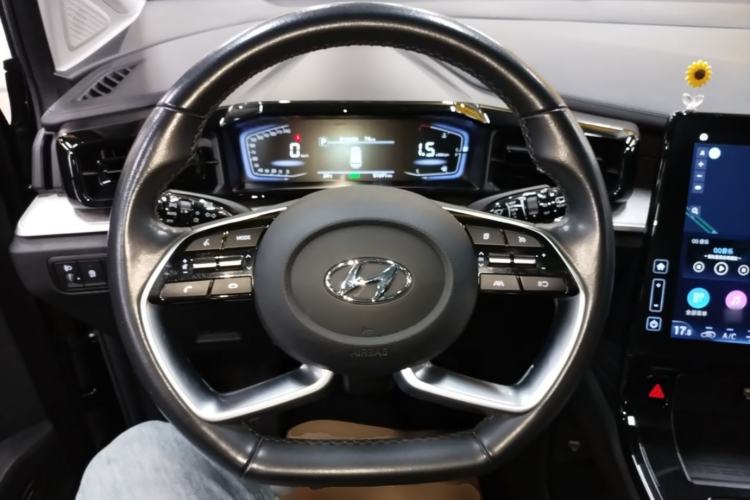 Used Hyundai Custo 2021 270TGDi Prestige LUX Steering Wheel
