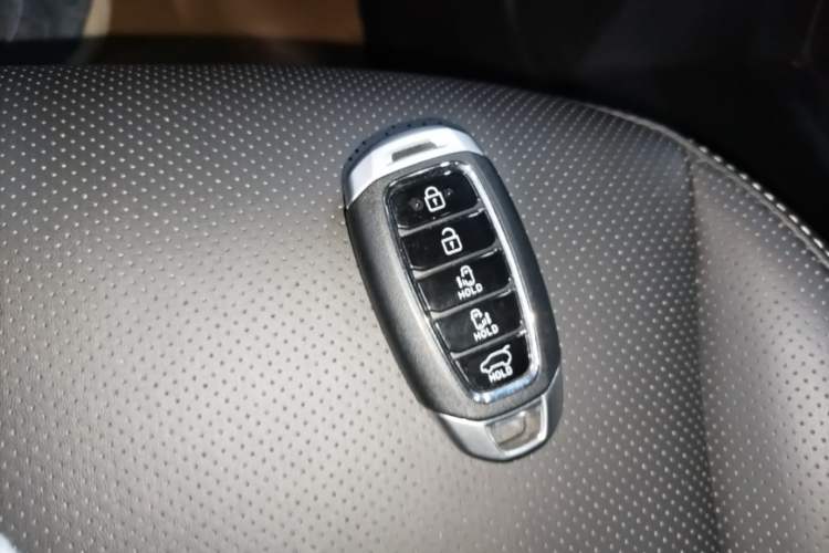 Used Hyundai Custo 2021 270TGDi Prestige LUX Vehicle Key