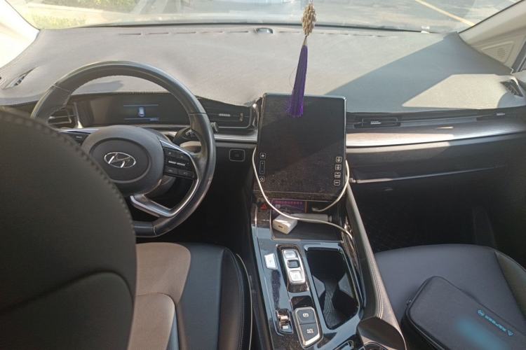 Used Hyundai Custo 2021 270TGDi Prestige LUX Center Console