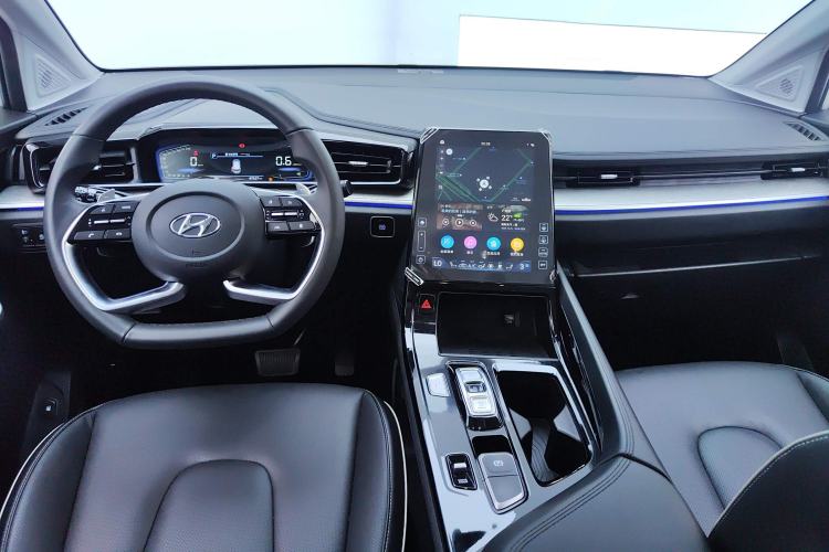 Used Hyundai Custo 2021 380TGDi Smart Love Flagship Edition TOP Premium Center Console