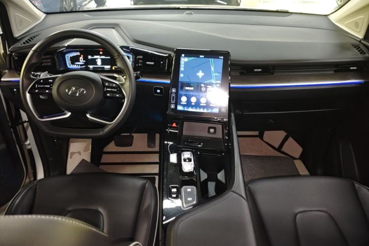Used Hyundai Custo 2021 380TGDi Smart Luxury Premium LUX Center Console