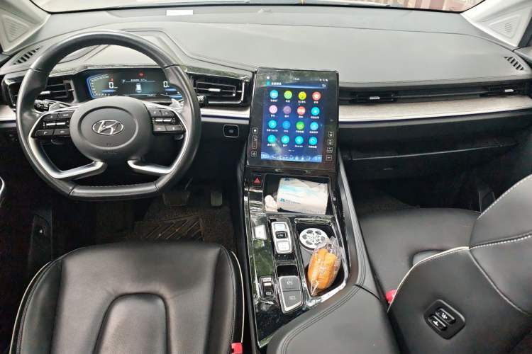 Used Hyundai Custo 2021 380TGDi Smart Love Flagship Edition TOP Premium Center Console