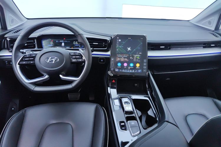 Used Hyundai Custo 2021 380TGDi Smart Love Flagship Edition TOP Premium Center Console