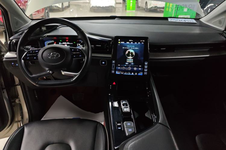 Used Hyundai Custo 2021 380TGDi Deluxe Edition DLX Center Console