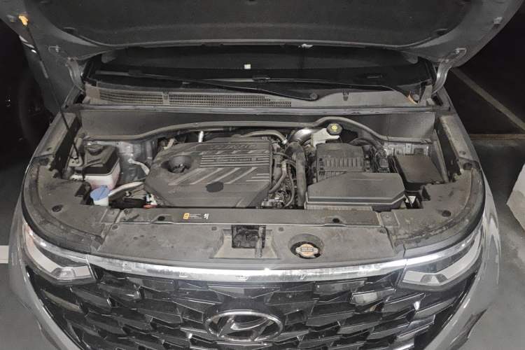 Used Hyundai Custo 2021 380TGDi Smart Luxury Premium LUX Engine Bay