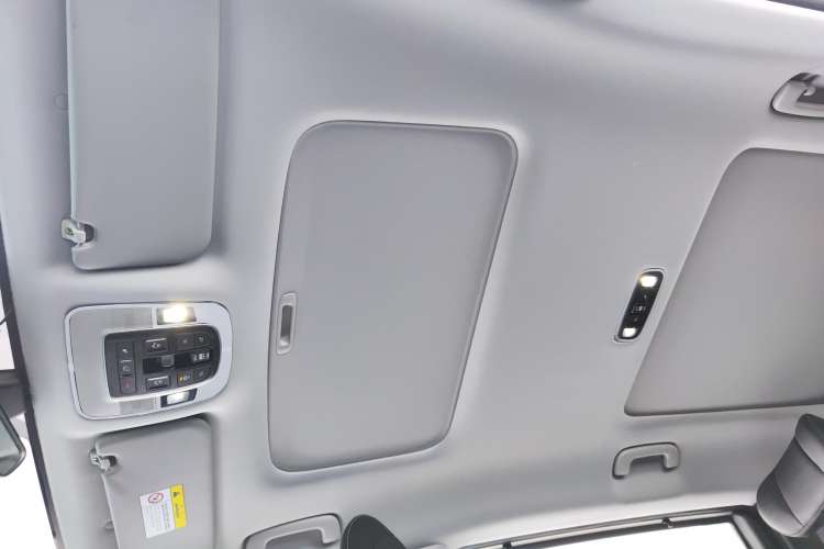 Used Hyundai Custo 2021 380TGDi Smart Love Flagship Edition TOP Premium Headliner