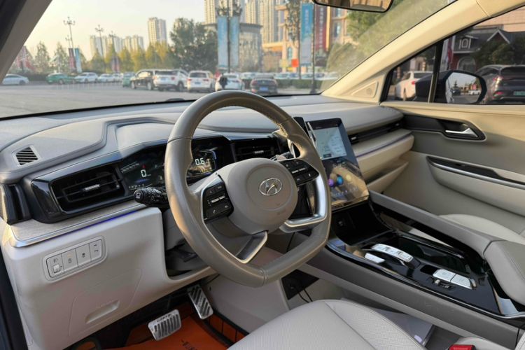 Used Hyundai Custo 2021 380TGDi Smart Luxury Premium LUX Interior 2