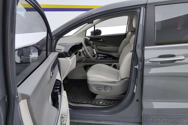 Used Hyundai Custo 2021 380TGDi Smart Luxury Premium LUX Left Front Seat