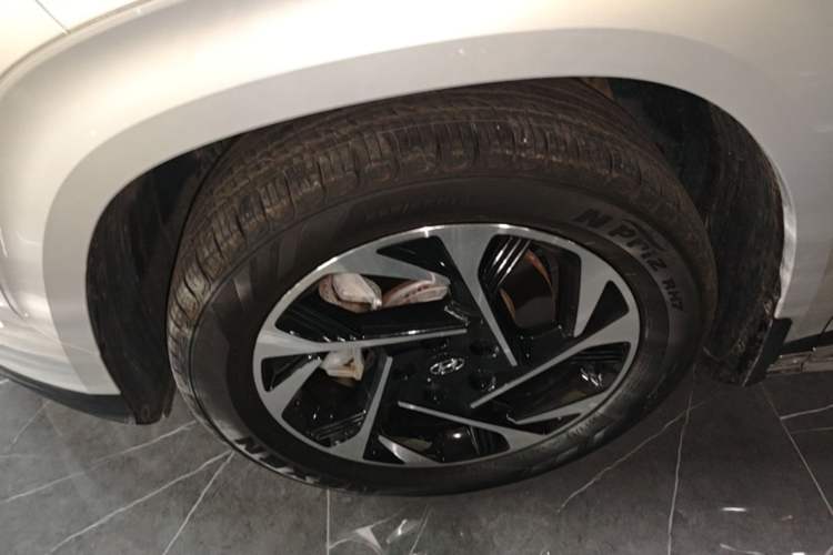Used Hyundai Custo 2021 380TGDi Smart Luxury Premium LUX Left Front Wheel Hub