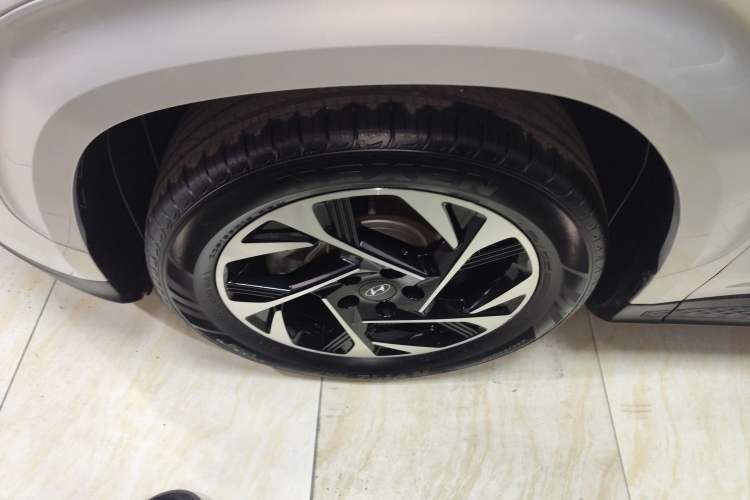 Used Hyundai Custo 2021 380TGDi Smart Love Flagship Edition TOP Premium Left Front Wheel Hub