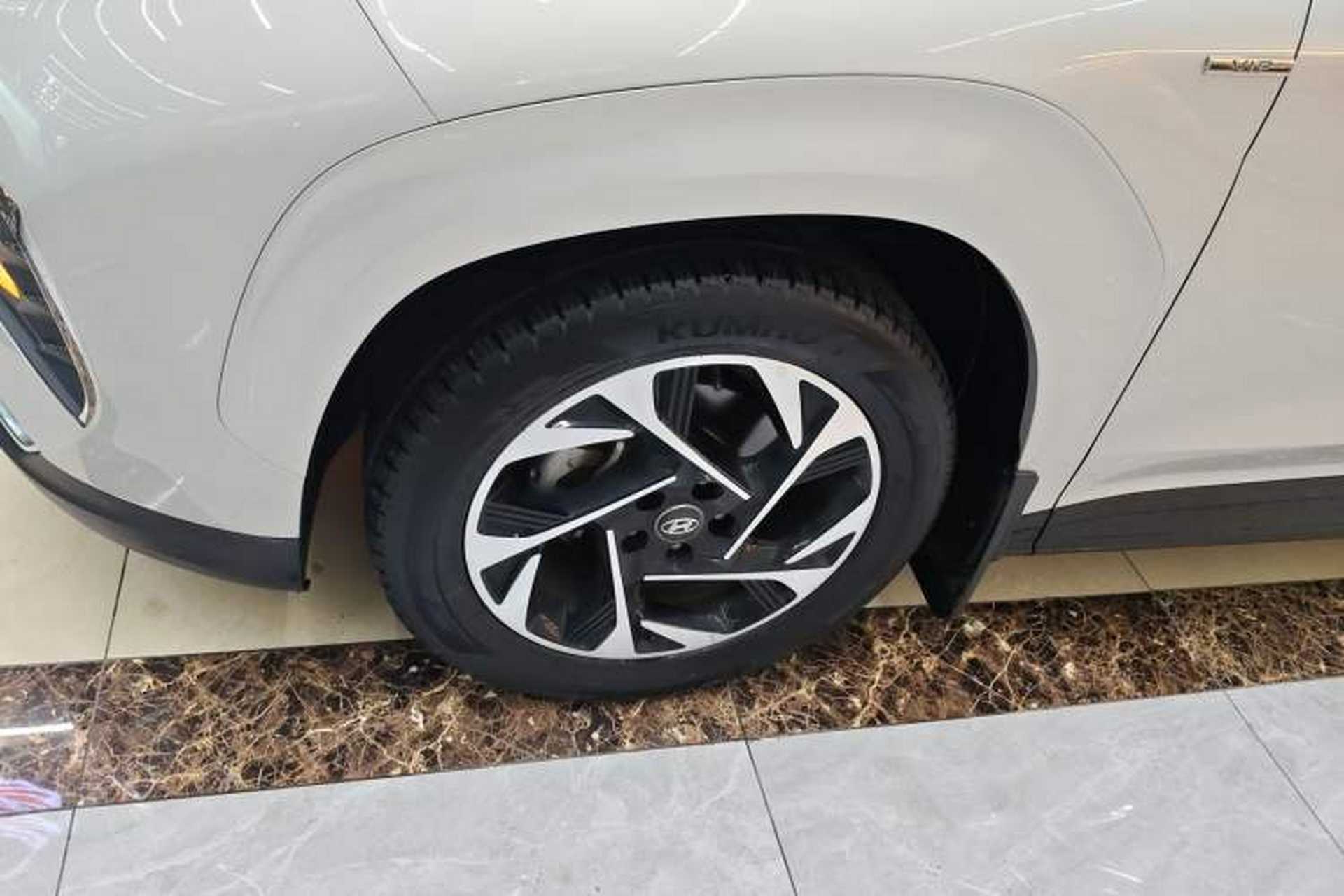 Used Hyundai Custo 2021 270TGDi Prestige LUX Left Front Wheel Hub