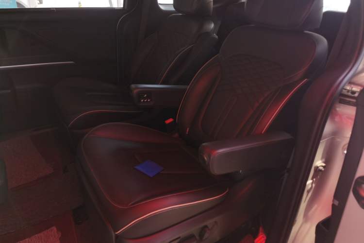 Used Hyundai Custo 2021 380TGDi Smart Love Flagship Edition TOP Premium Left Rear Seat