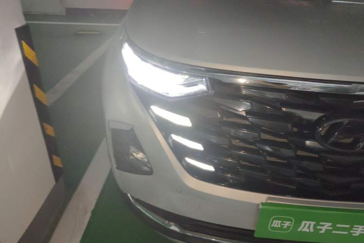 Used Hyundai Custo 2021 380TGDi Smart Luxury Premium LUX Right Front Headlight