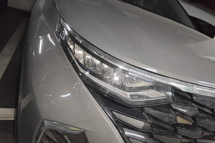 Used Hyundai Custo 2021 380TGDi Smart Luxury Premium LUX Right Front Headlight