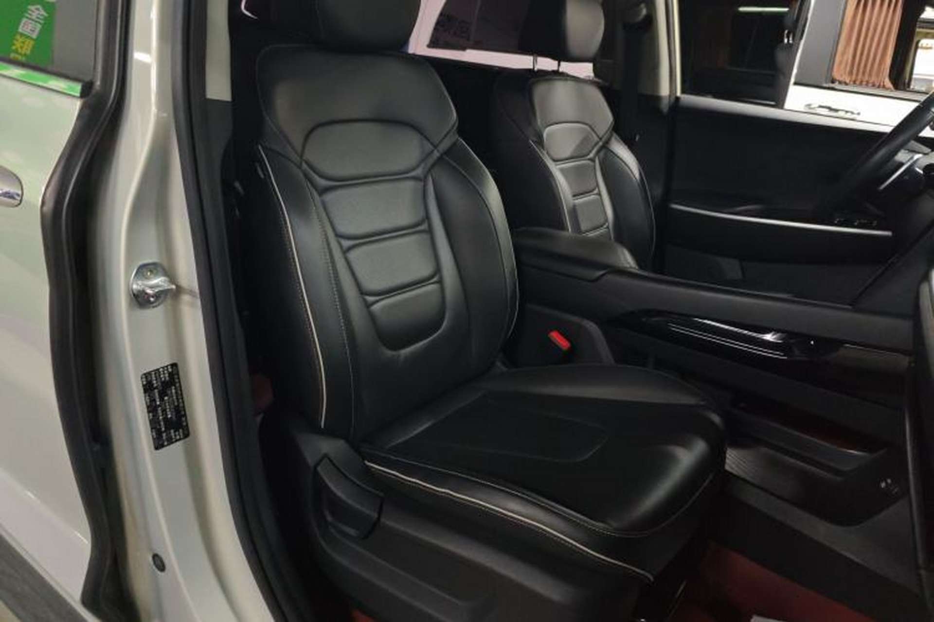 Used Hyundai Custo 2021 380TGDi Deluxe Edition DLX Right Front Seat