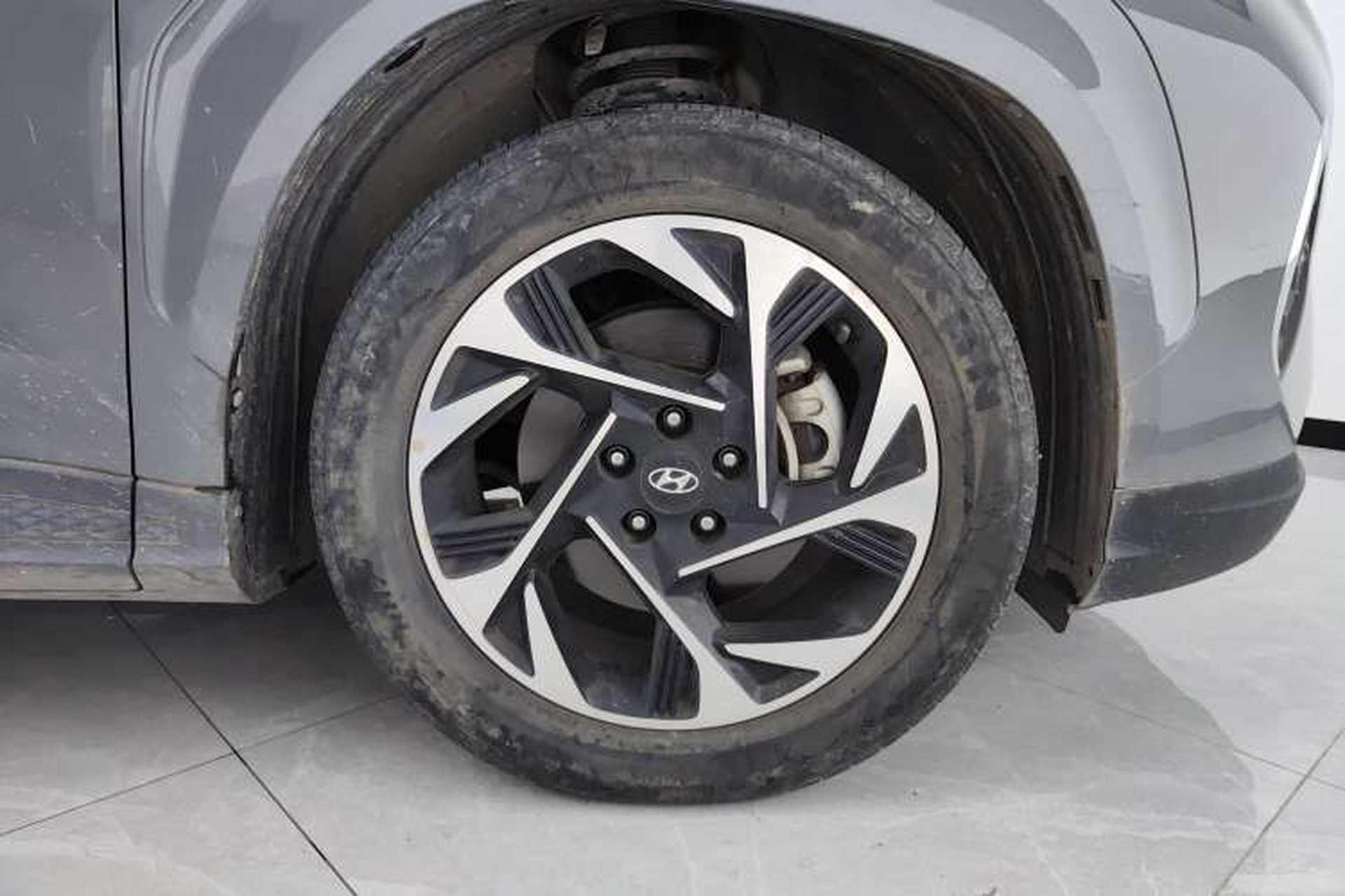 Used Hyundai Custo 2021 380TGDi Smart Luxury Premium LUX Right Front Wheel Hub