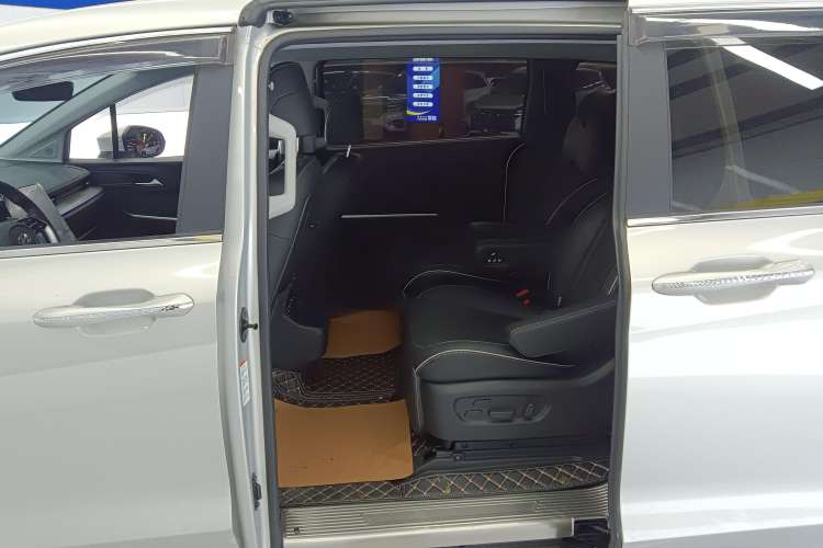 Used Hyundai Custo 2021 380TGDi Smart Love Flagship Edition TOP Premium Right Rear Seat