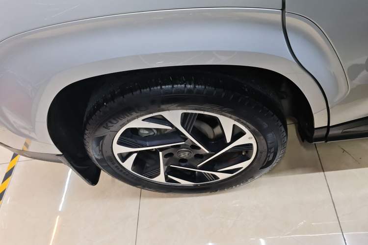 Used Hyundai Custo 2021 270TGDi Prestige LUX Right Rear Wheel Hub