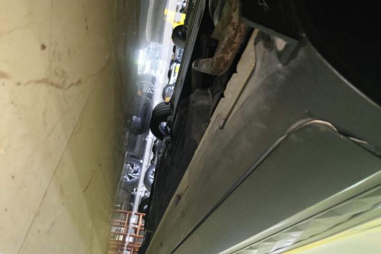 Used Hyundai Custo 2021 270TGDi Prestige LUX Right Side Sill